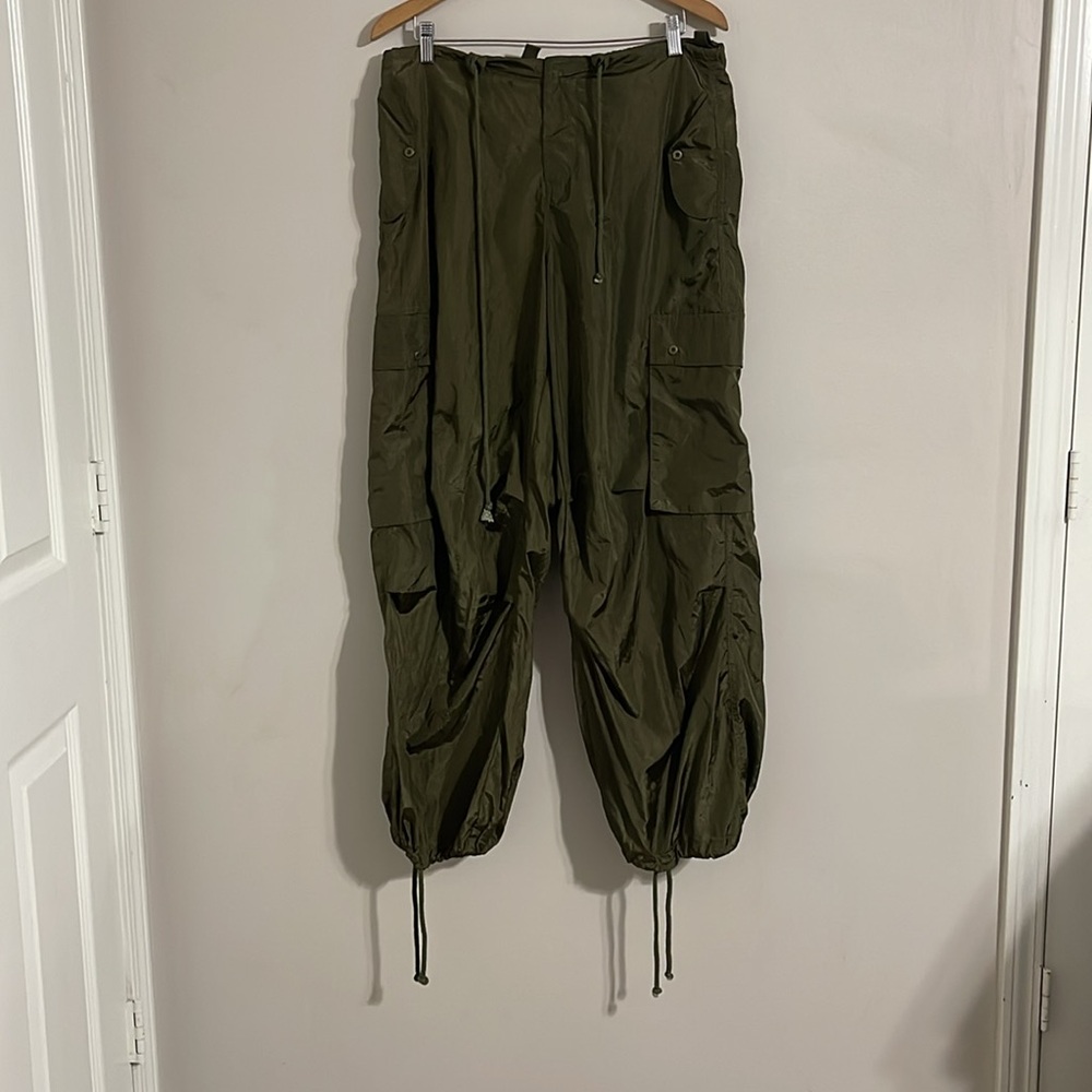 Beige Botany green cargo parachute pants S/m